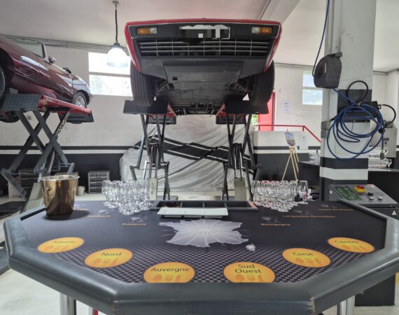 Un casino gourmand… sous des voitures de collection !